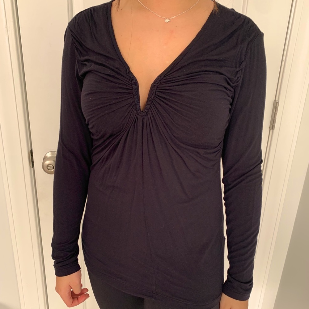 Black Daisy Fuentes scrunched top